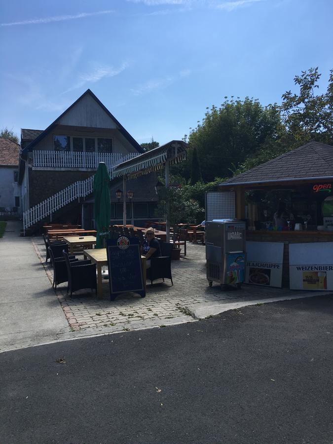 발라톤페니베스 Piccolo Panzio B&B 외부 사진